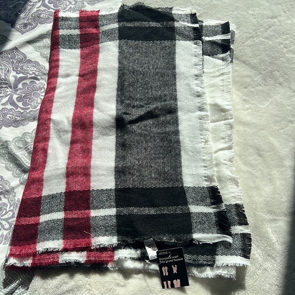 Oversized Scarf - Picture 3 of 4